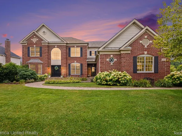 26455 Glenwood Dr, Novi, MI 48374