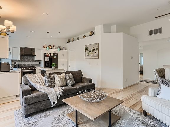 4th image of 342 102nd Avenue SE #314
