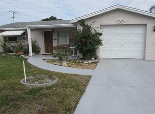 1042 Viking Dr, Holiday, FL 34691