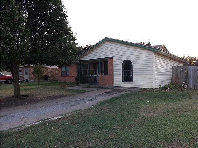 1st image of 1513 Lynn Dr