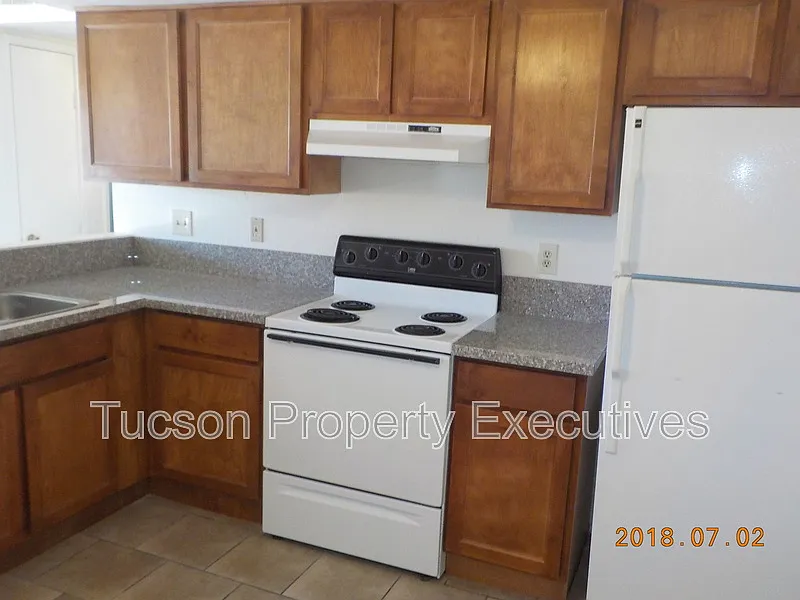 2 bed, 1.0 bath, 700 sqft, $900 — Photo 3