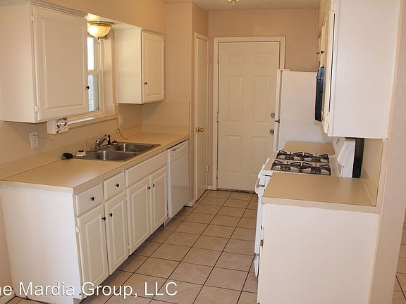 4th image of 738 E Oates Dr 738 E Oates Dr