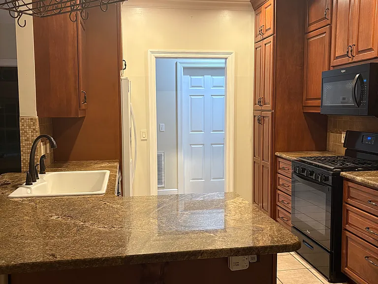 1503 Massachusetts Ave — Photo 8