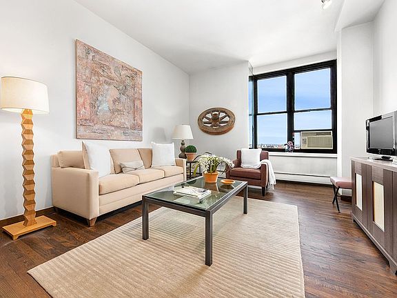 2nd image of 250 Mercer St APT B1602