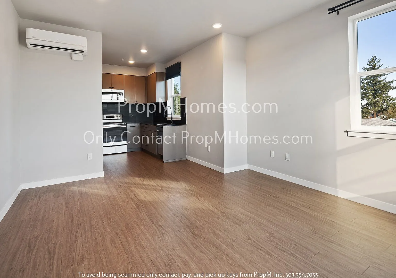 Charming Studio in Arbor Lodge! Modern Updates! Plenty of Light! — Photo 4