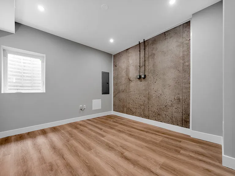 2311 Cross St — Photo 28