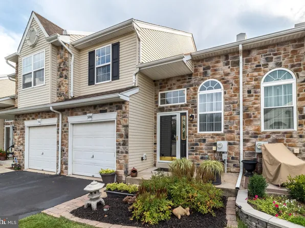 584 Harrington Ct, Harleysville, PA 19438