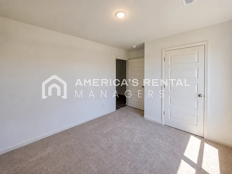 309 Oakmont Cir — Photo 11