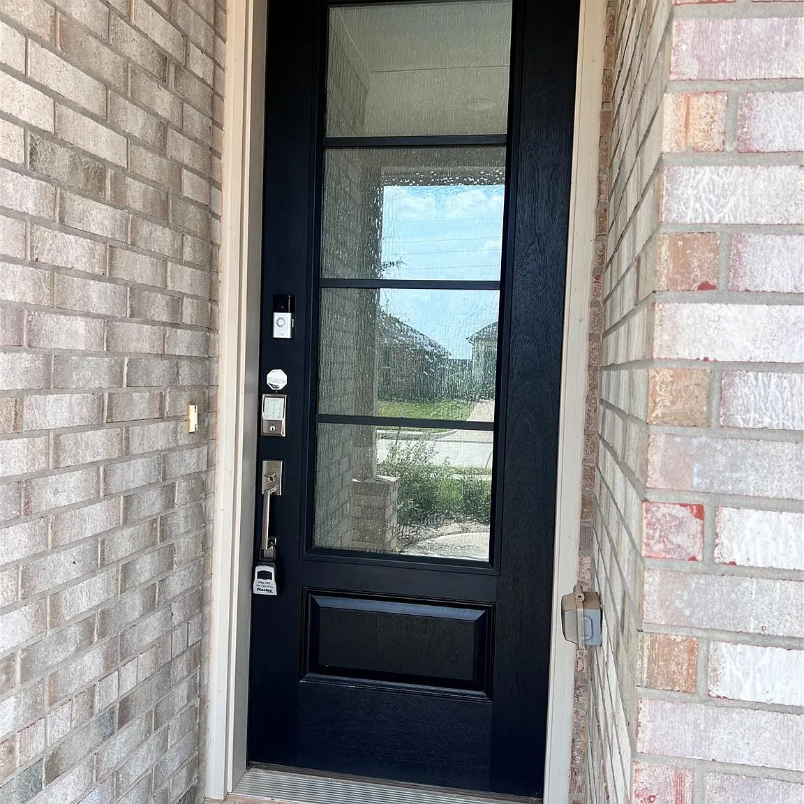 4 bed, 3.0 bath, 2426 sqft, $2,700 — Photo 3