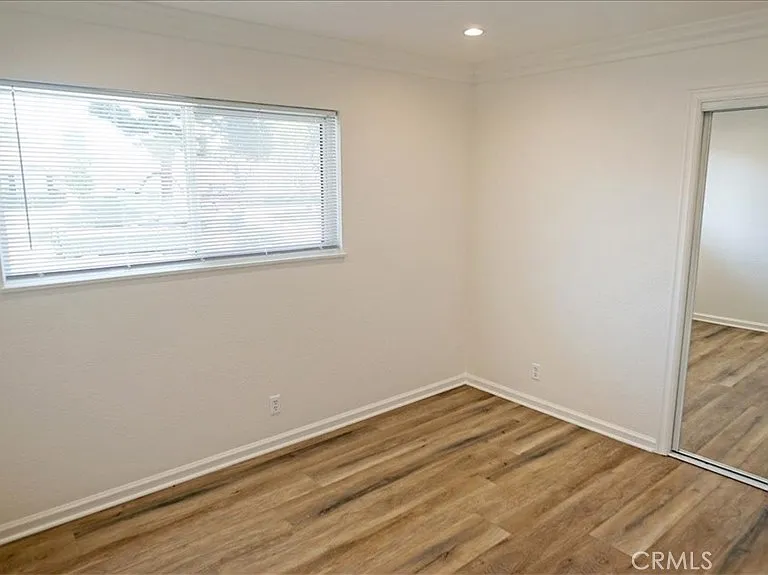 10901 Canby Ave — Photo 9