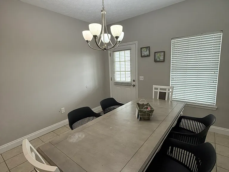 2619 Beech St — Photo 11