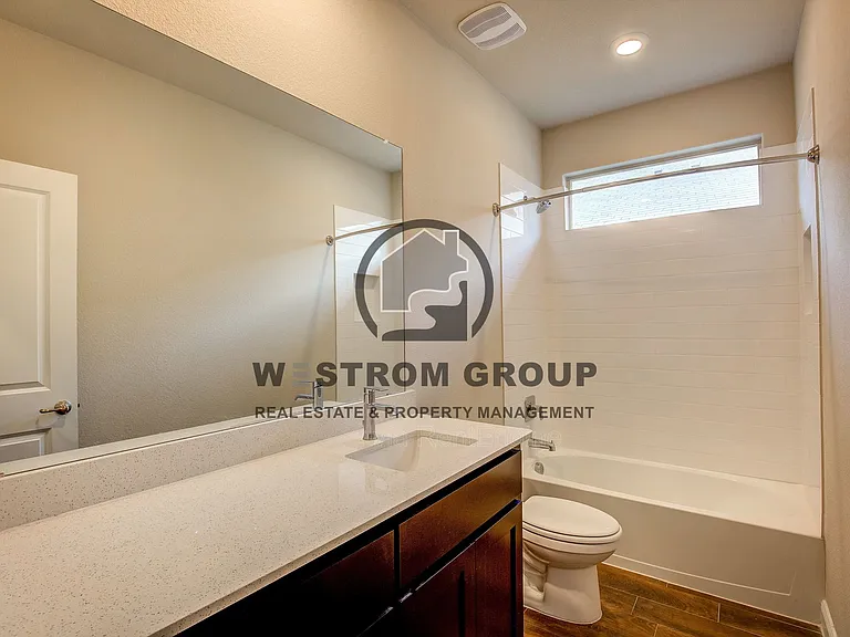 820 Greenford Mnr — Photo 39