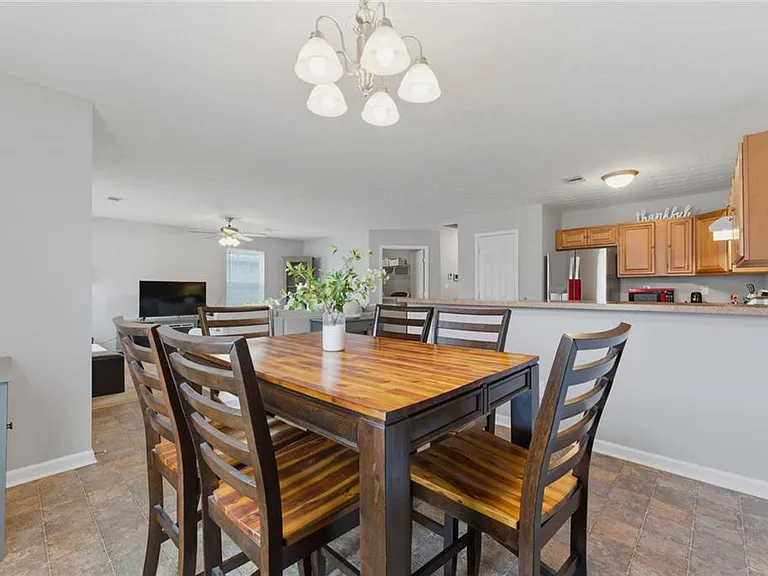 2341 Glebe Ct — Photo 3