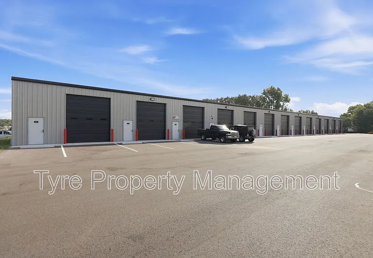 3945 Lee St #20 — Photo 4
