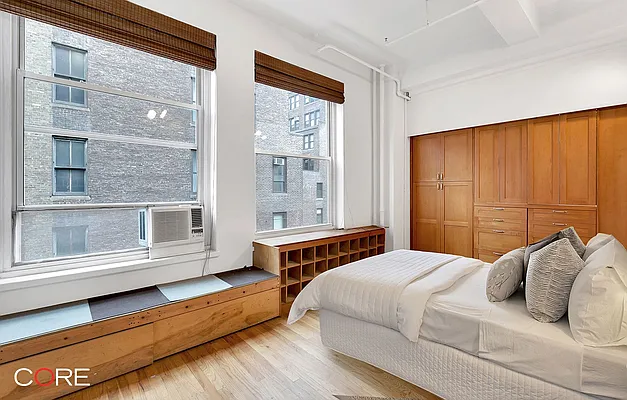 Rented by CORE | media 9