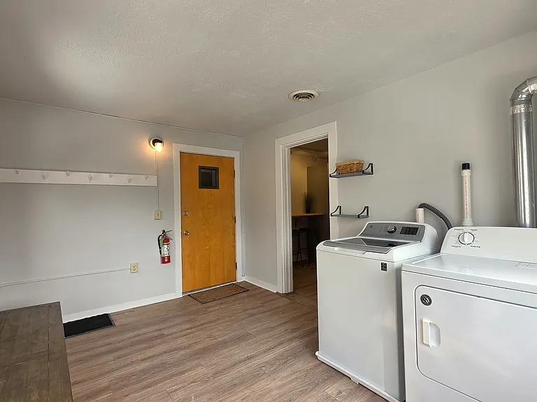 486 Main St #B — Photo 12