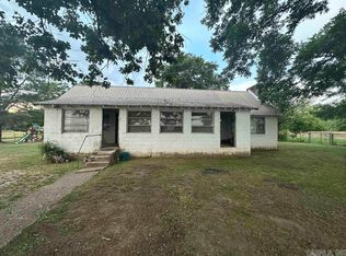 1075 Center Grove Rd, Newark, AR 72562
