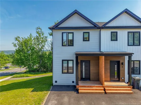 2 Westwood Dr, Fredericton, NB E3C 1K9