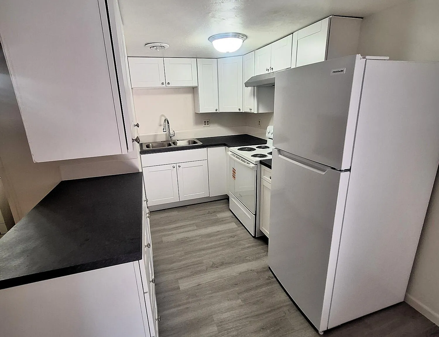 Studio, 1.0 bath, 3771 sqft, $700 — Photo 3