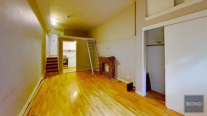 Rented by Bond New York | media 9