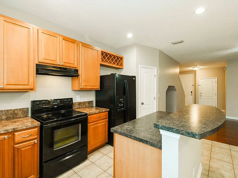 2326 Sunset Bluff Dr — Photo 7