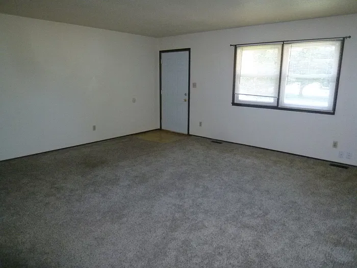2 bed, 1.5 bath, 988 sqft, $1,100 — Photo 4