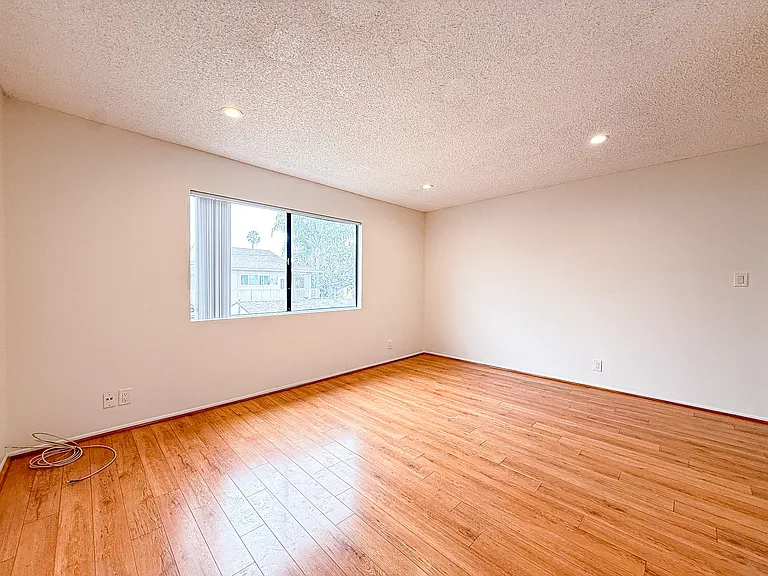 909 Orange Grove Ave #6 — Photo 5