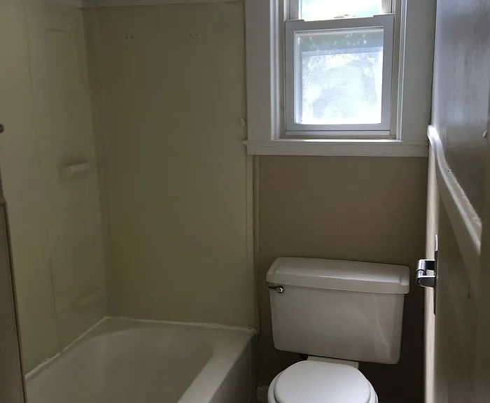 306 Flower Ave E — Photo 14