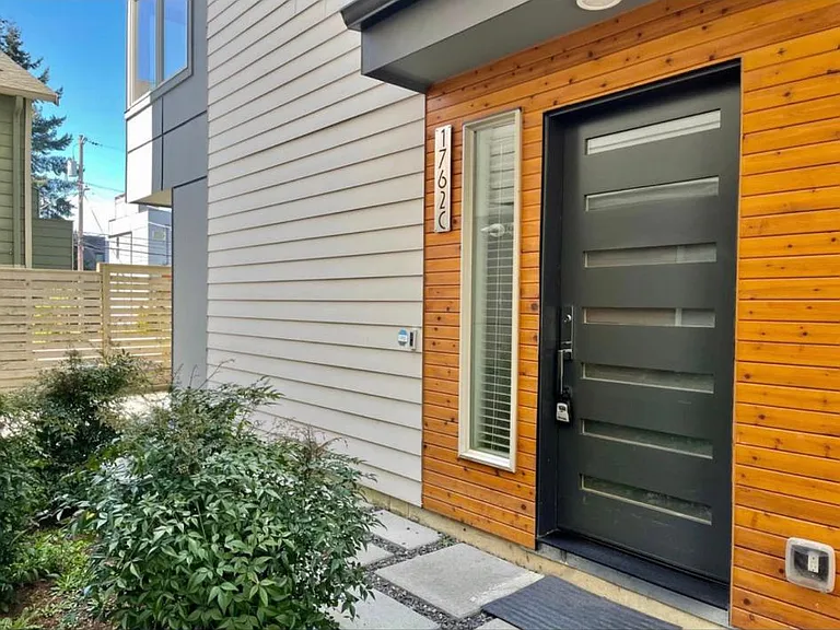 1762C NW 62nd St — Photo 1