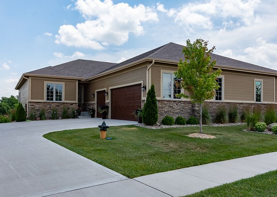 1st image of 3815 NE Otter Creek Dr