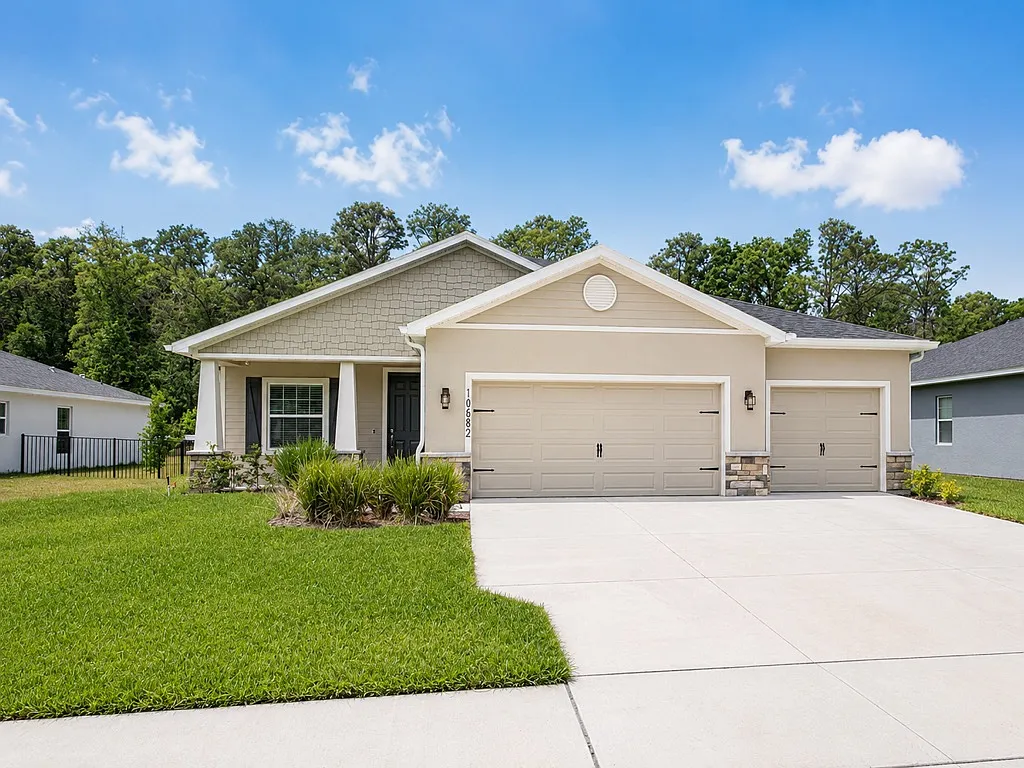4 bed, 2.5 bath, 2356 sqft, $2,870 — Photo 1