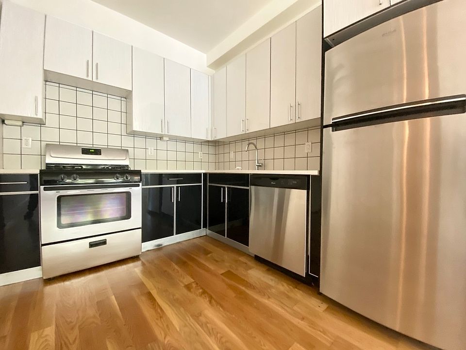 1st image of 91 Varet St APT 3