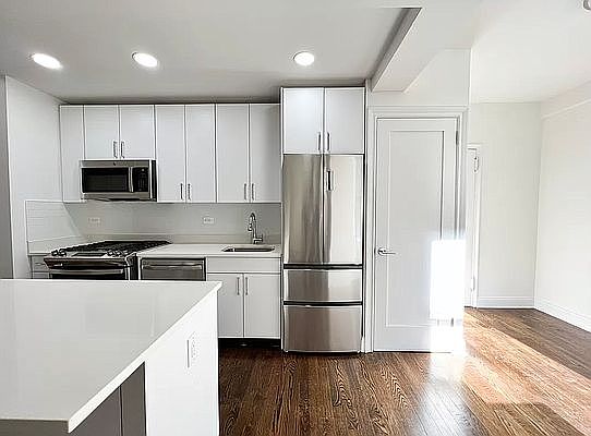 2nd image of 25 W 68th St #9A