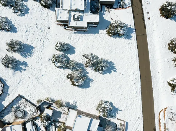 7 Camino Sabanero, Santa Fe, NM 87508