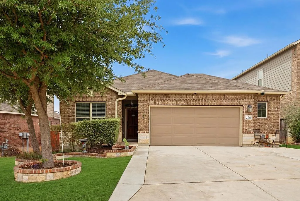 3 bed, 1710 sqft, $2,100 — Photo 1