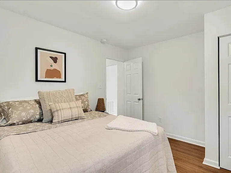 2116 Wood St — Photo 5