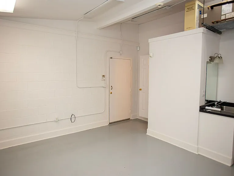 235 Hill St — Photo 5