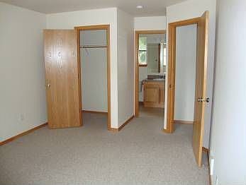 4th image of 18617 94th Dr NW
