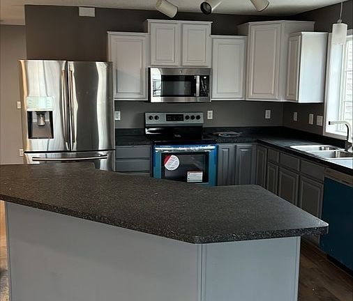 3rd image of 14168 Fountain Hills Ct NE