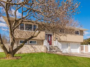 1865 Front St, East Meadow, NY 11554