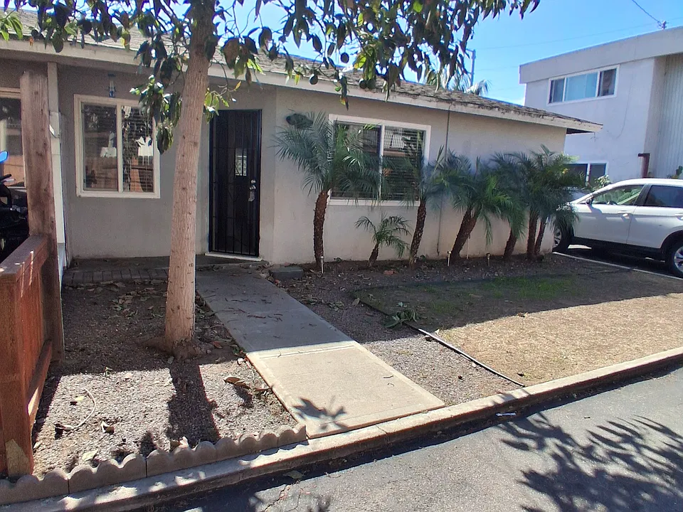 1933 Wallace Ave #F