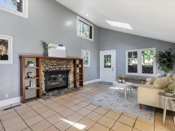 695 Creek Dr, Boulder Creek, CA 95006