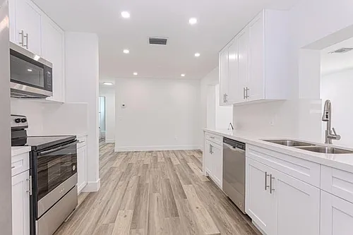 1717 16th Ct N Photo 1