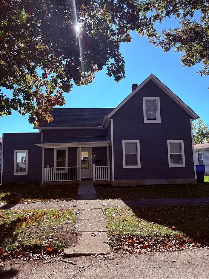 78 Oak St photo 1