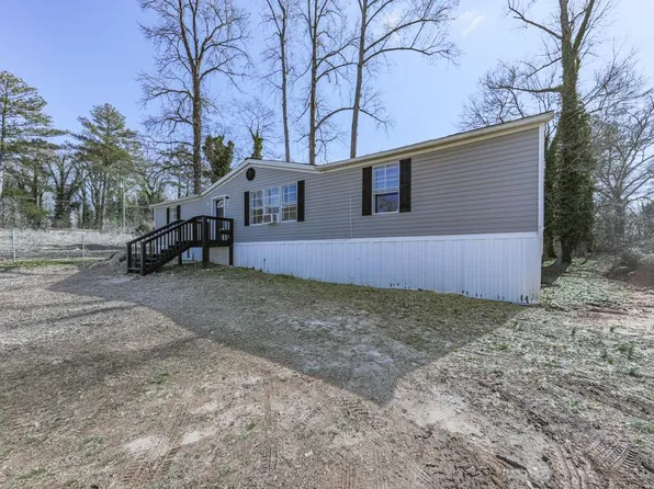 112 Day Dr, Woodstock, GA 30188