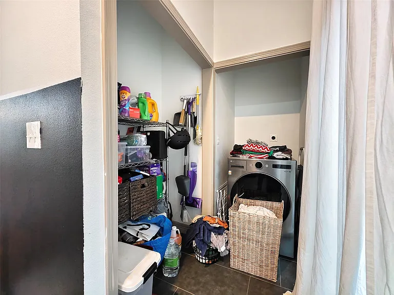 1217 Campbell St — Photo 21