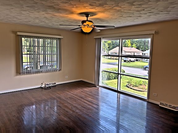 3rd image of 844 Landon Ave