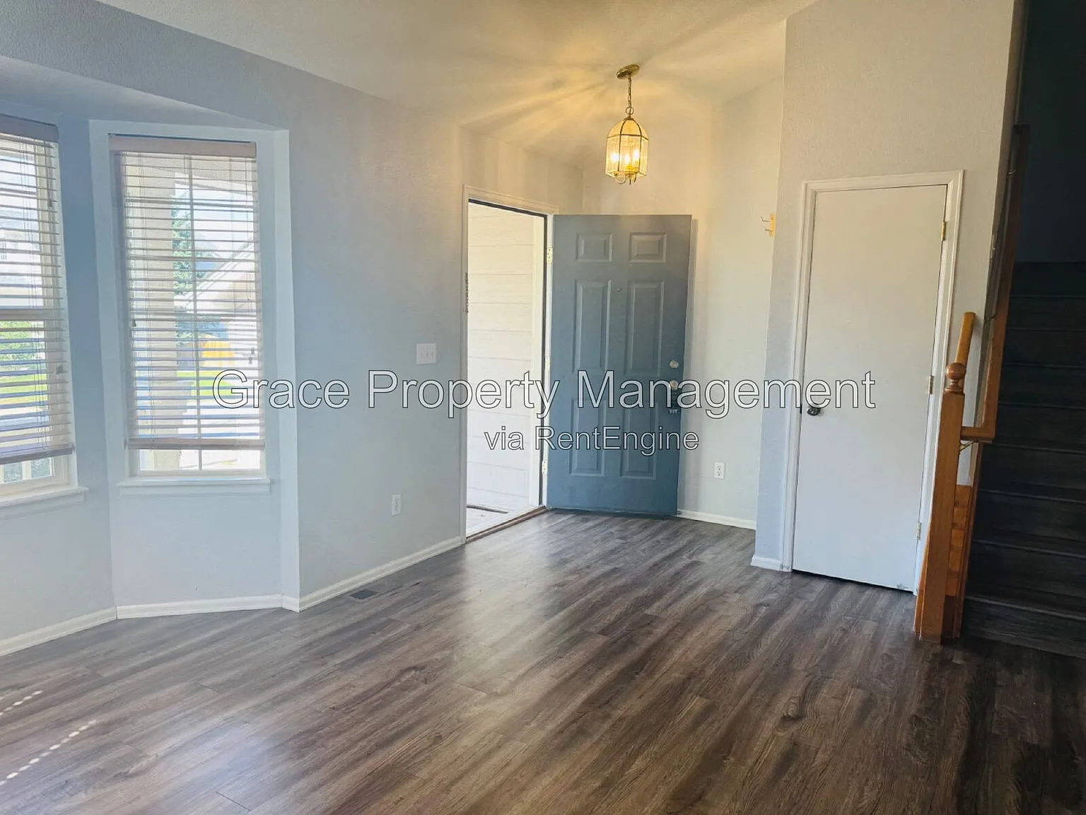 3 bed, 2.0 bath, 1443 sqft, $2,395 — Photo 3