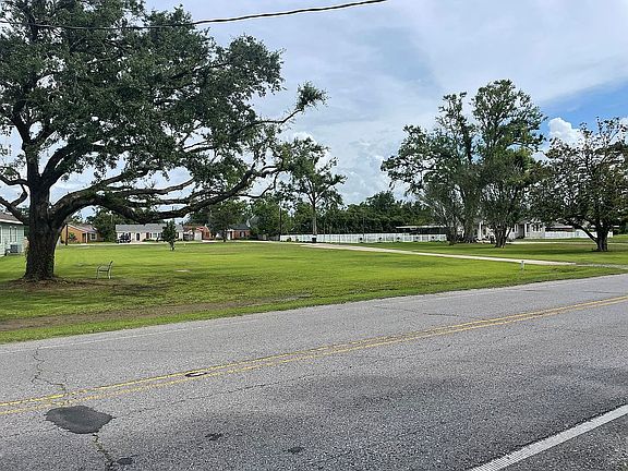 5th image of 1709 Bayou Black Dr