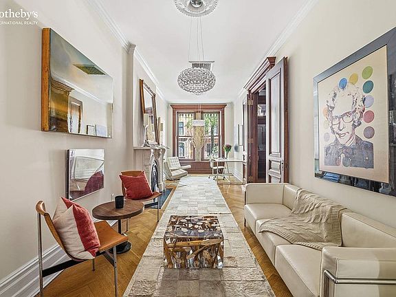 2nd image of 44 W 94th St
